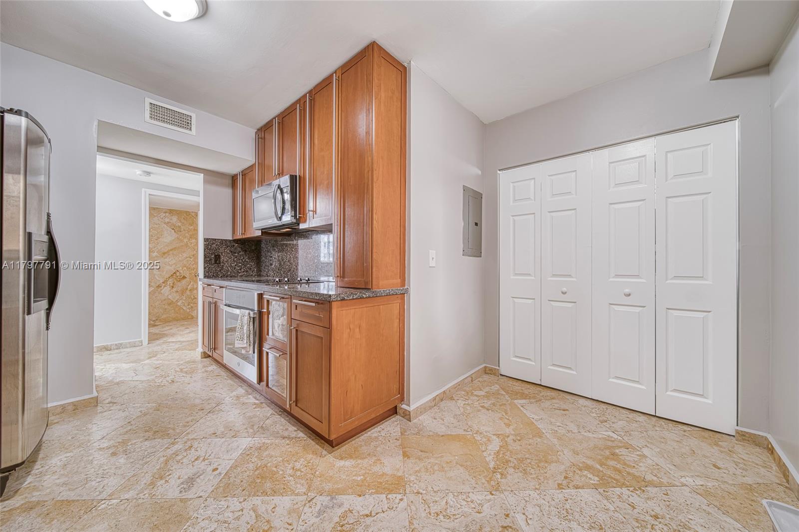 SURFSIDE PALMS CONDO - Residential