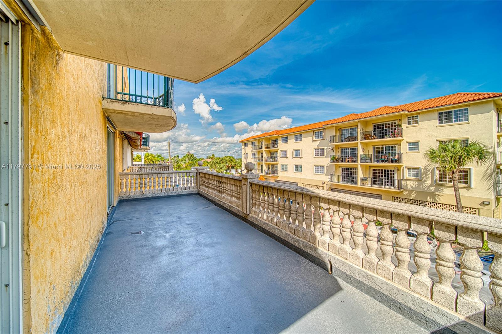SURFSIDE PALMS CONDO - Residential