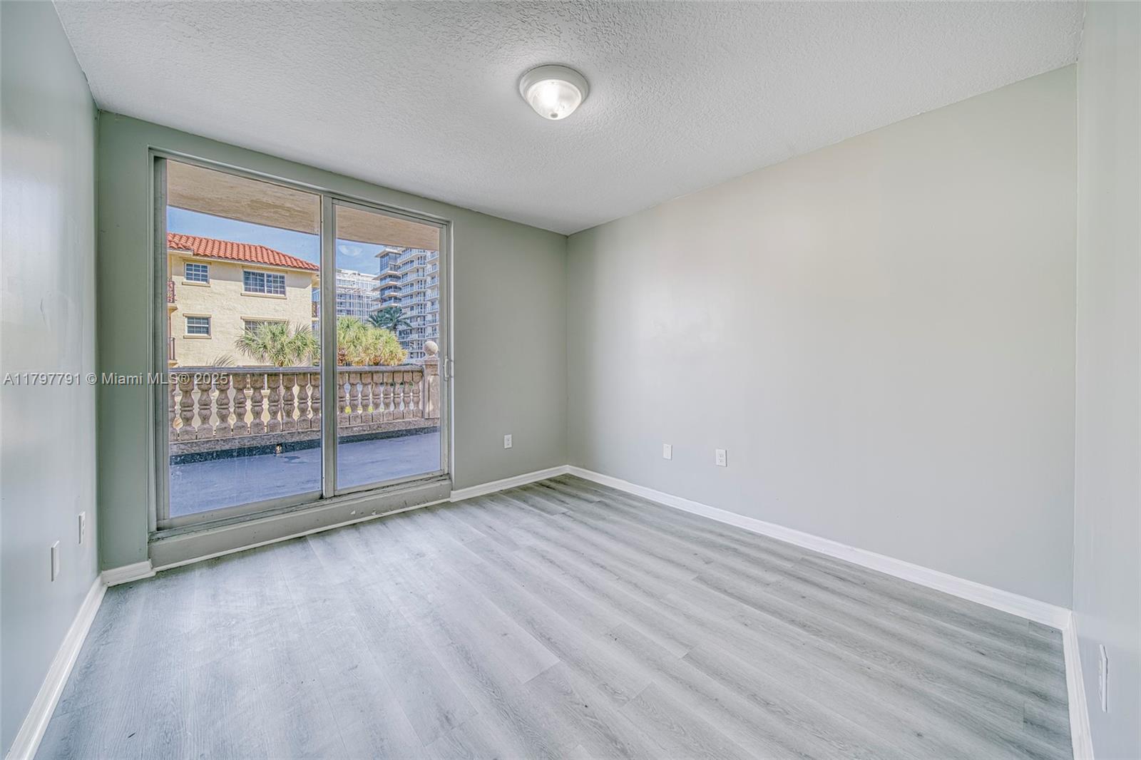 8888 Collins Ave 201