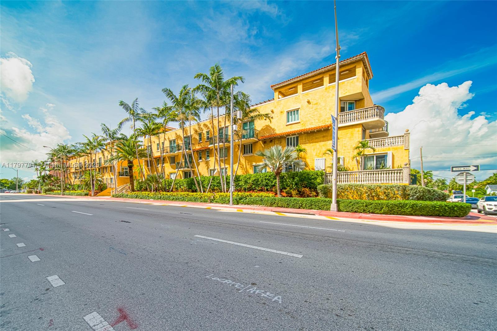 8888 Collins Ave 201