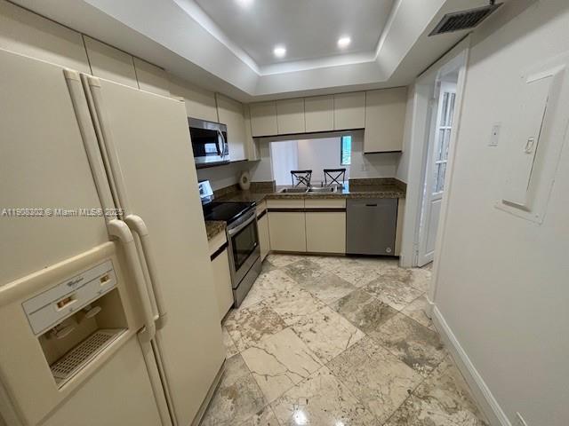 BRICKELL KEY ONE CONDO - Residential Lease