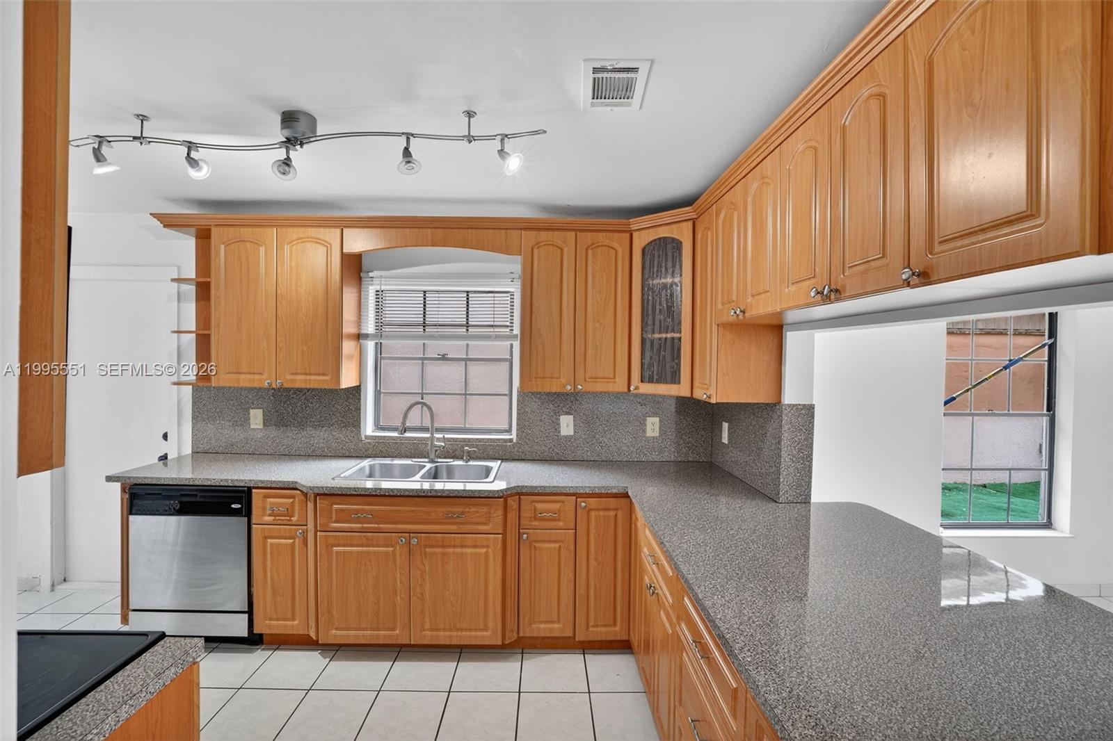 SUNFISH AT THE HAMMOCKS - Residential Lease