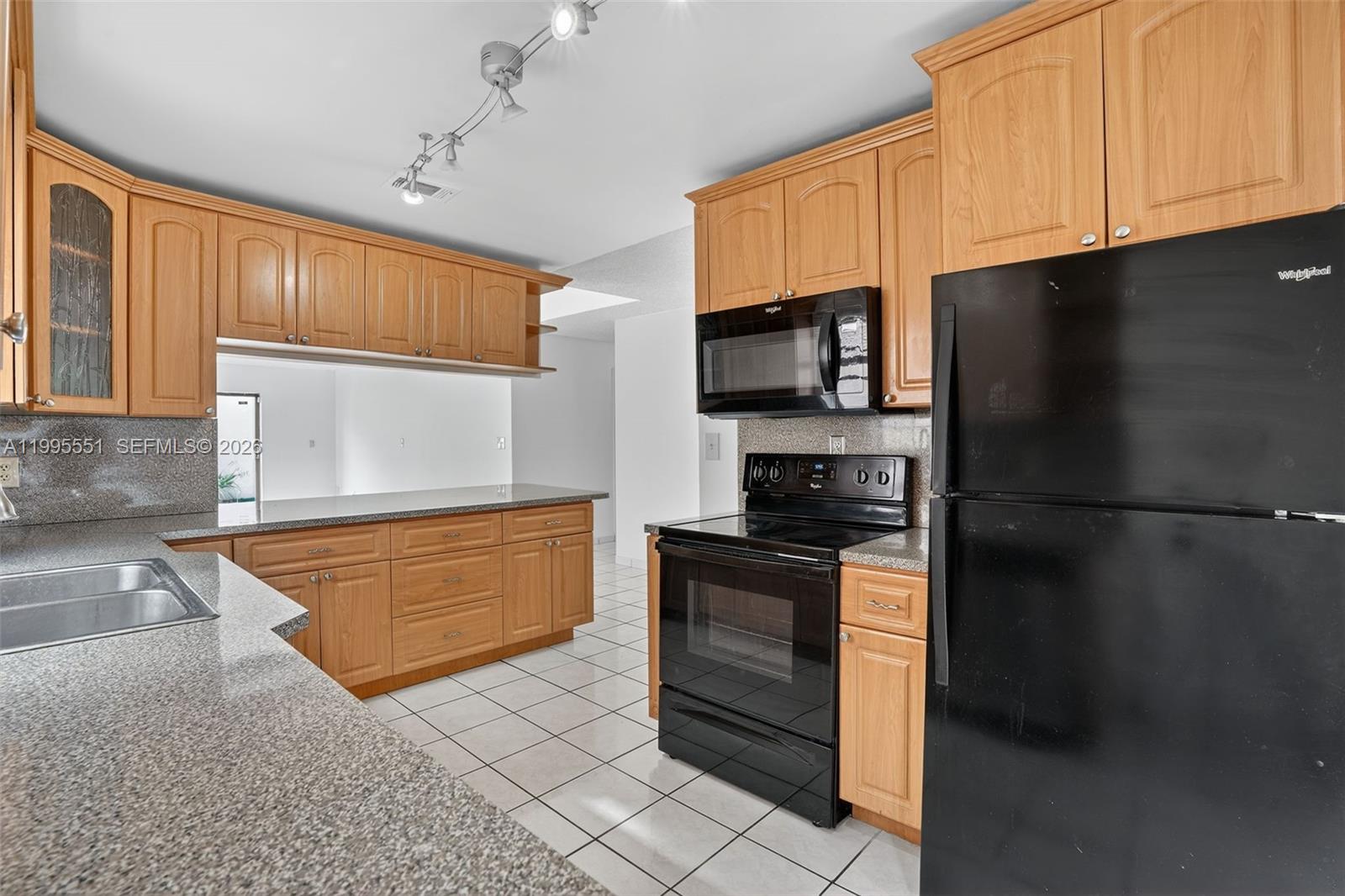 SUNFISH AT THE HAMMOCKS - Residential Lease