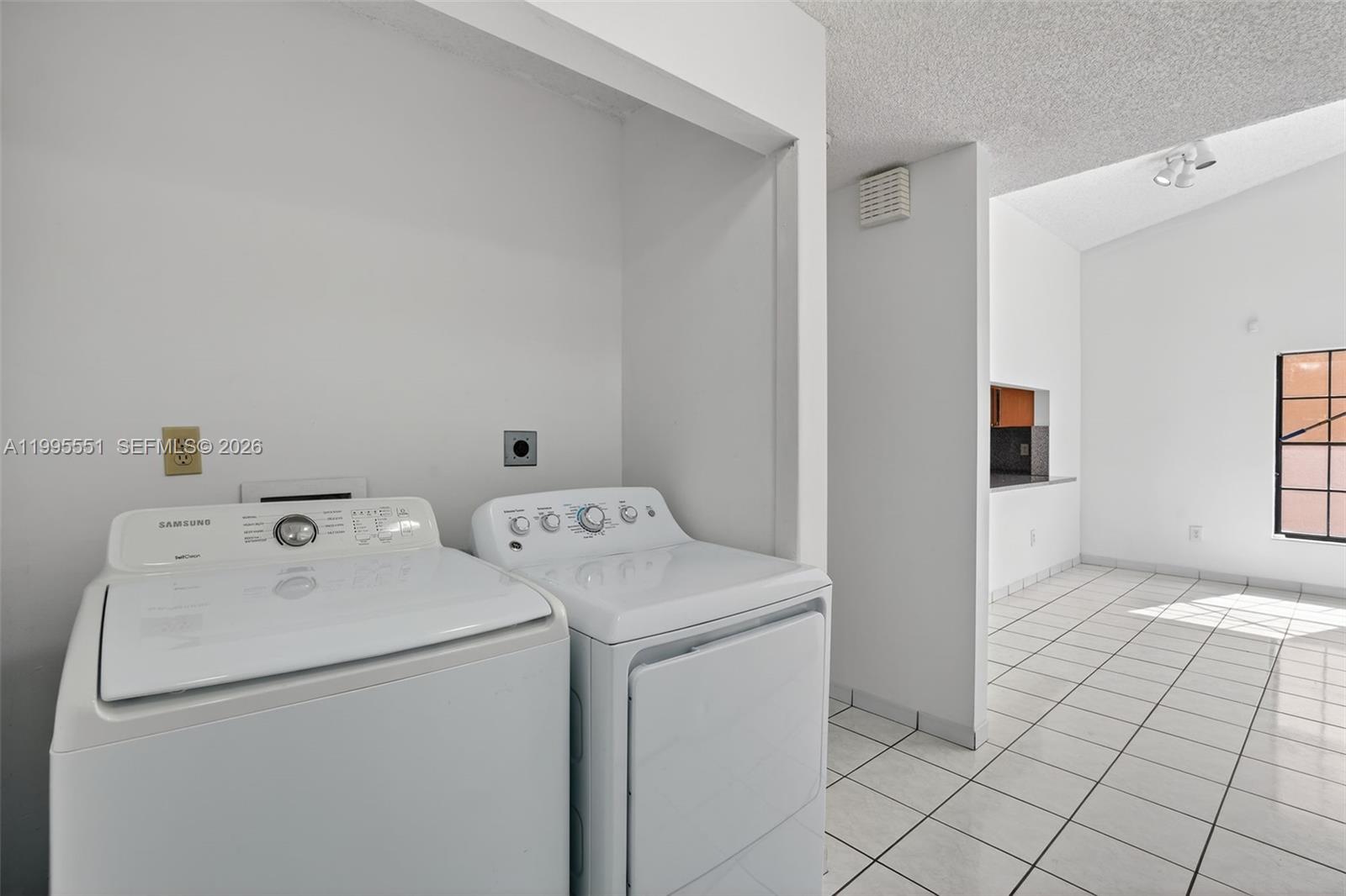 SUNFISH AT THE HAMMOCKS - Residential Lease