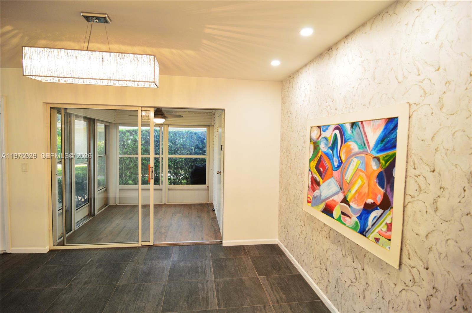 LIMETREE CONDO - Residential
