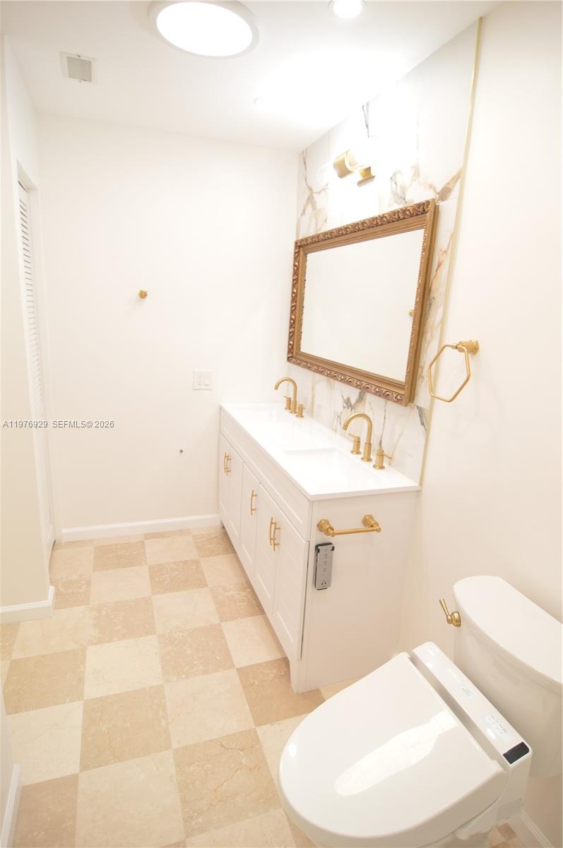 LIMETREE CONDO - Residential