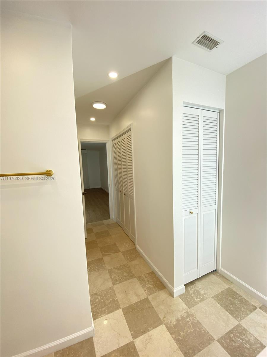 LIMETREE CONDO - Residential