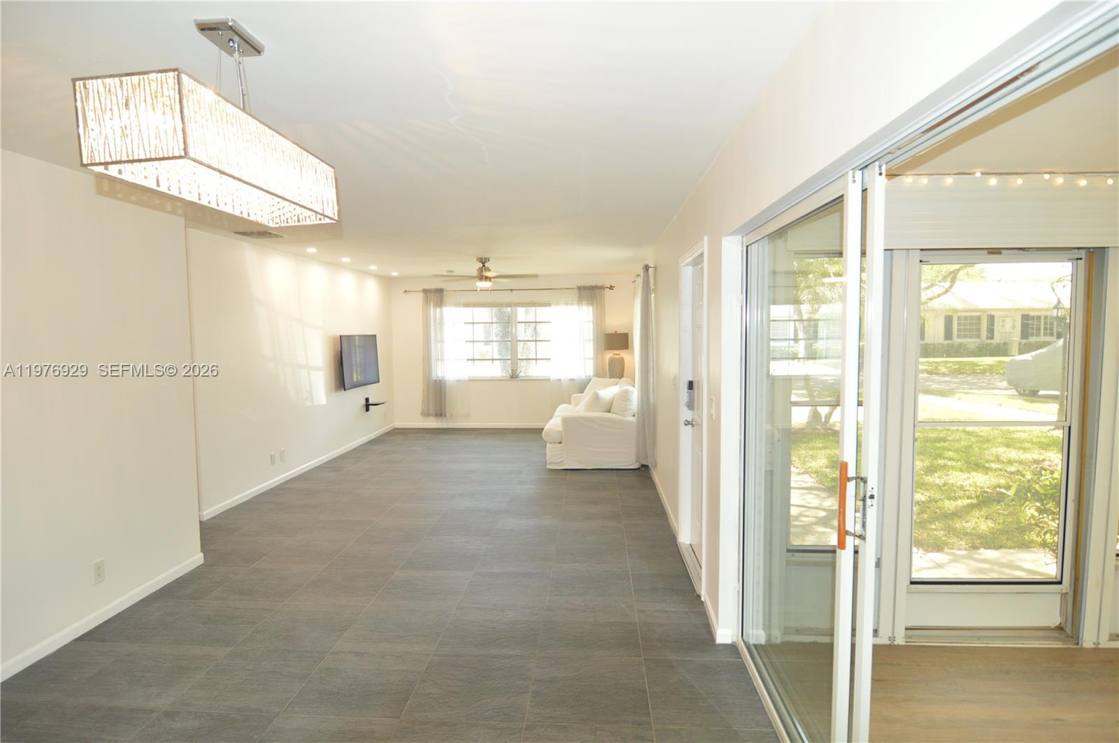 LIMETREE CONDO - Residential