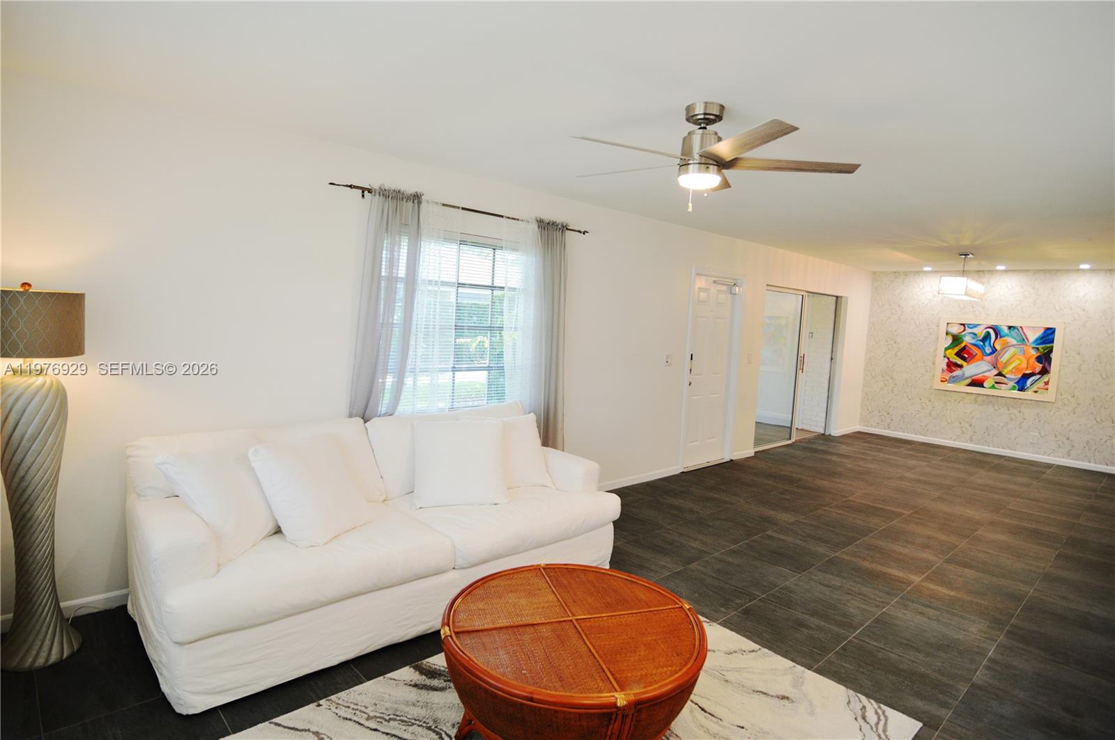 LIMETREE CONDO - Residential