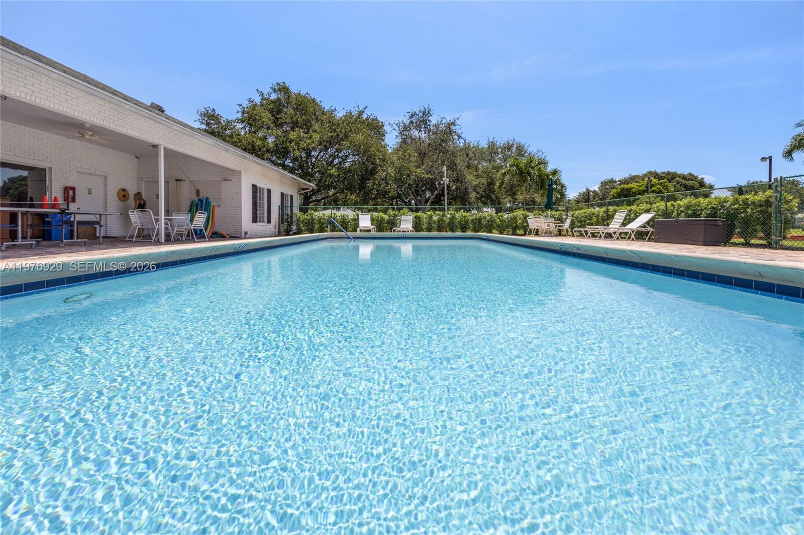 LIMETREE CONDO - Residential