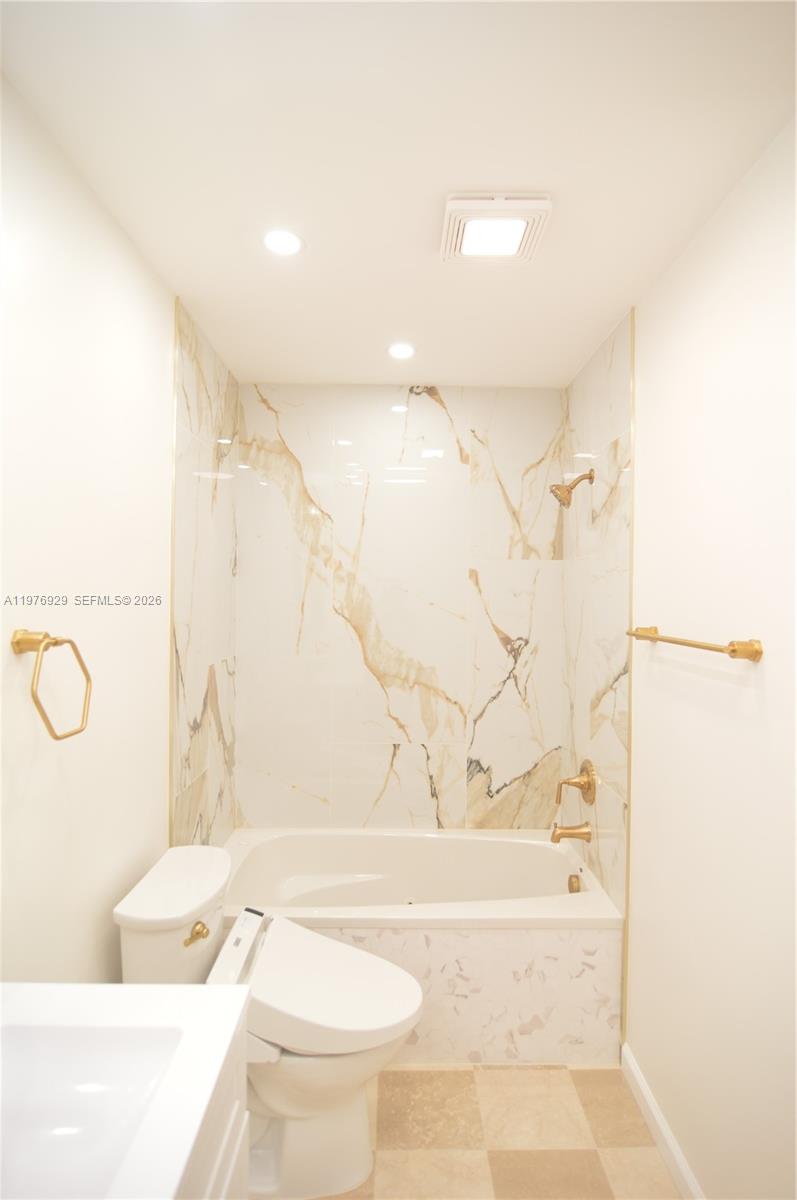 LIMETREE CONDO - Residential