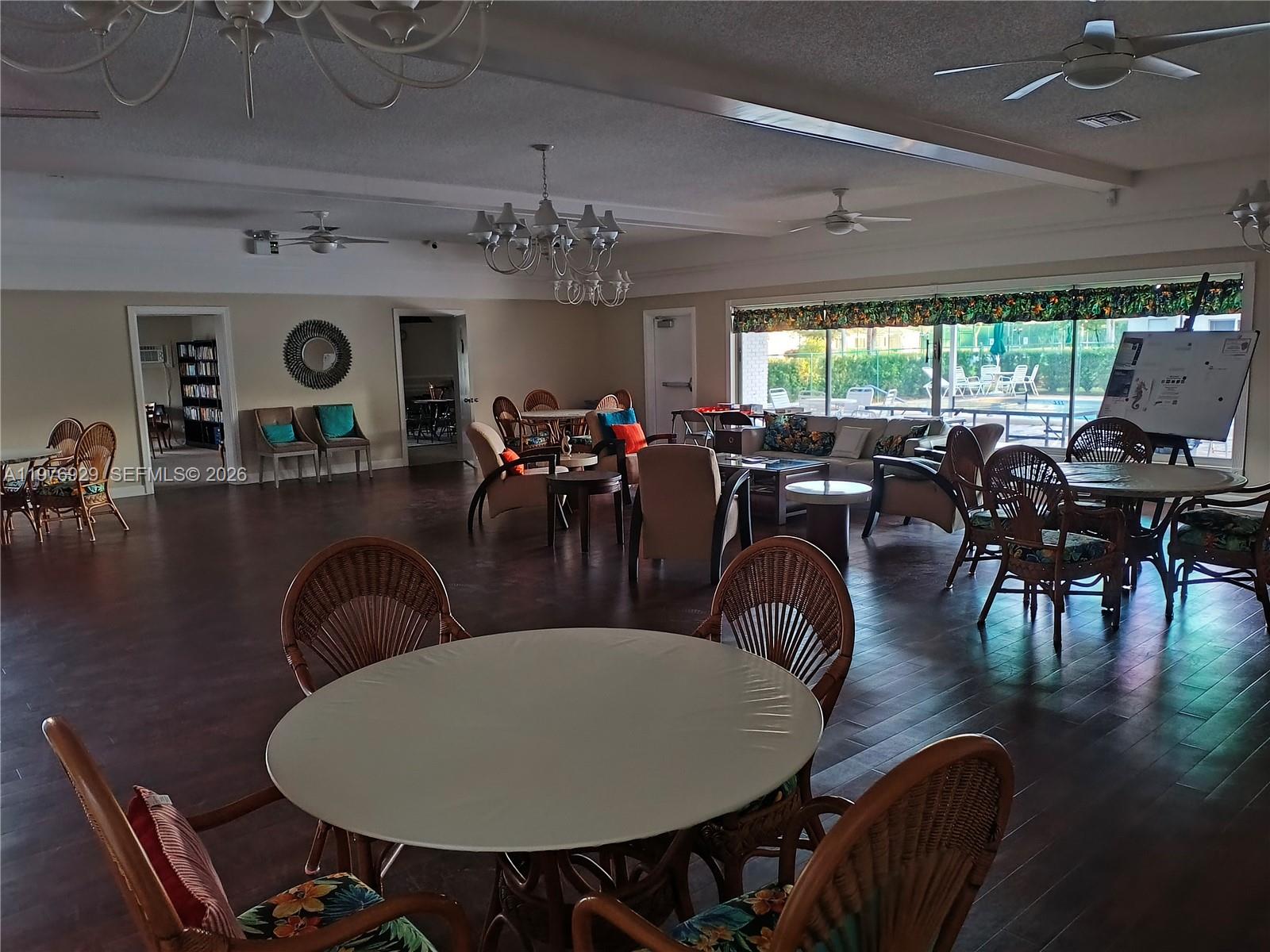 LIMETREE CONDO - Residential