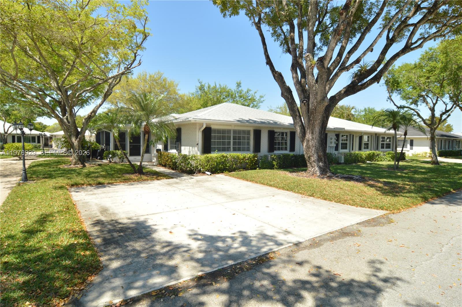 LIMETREE CONDO - Residential