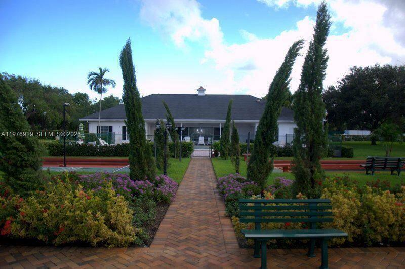 LIMETREE CONDO - Residential