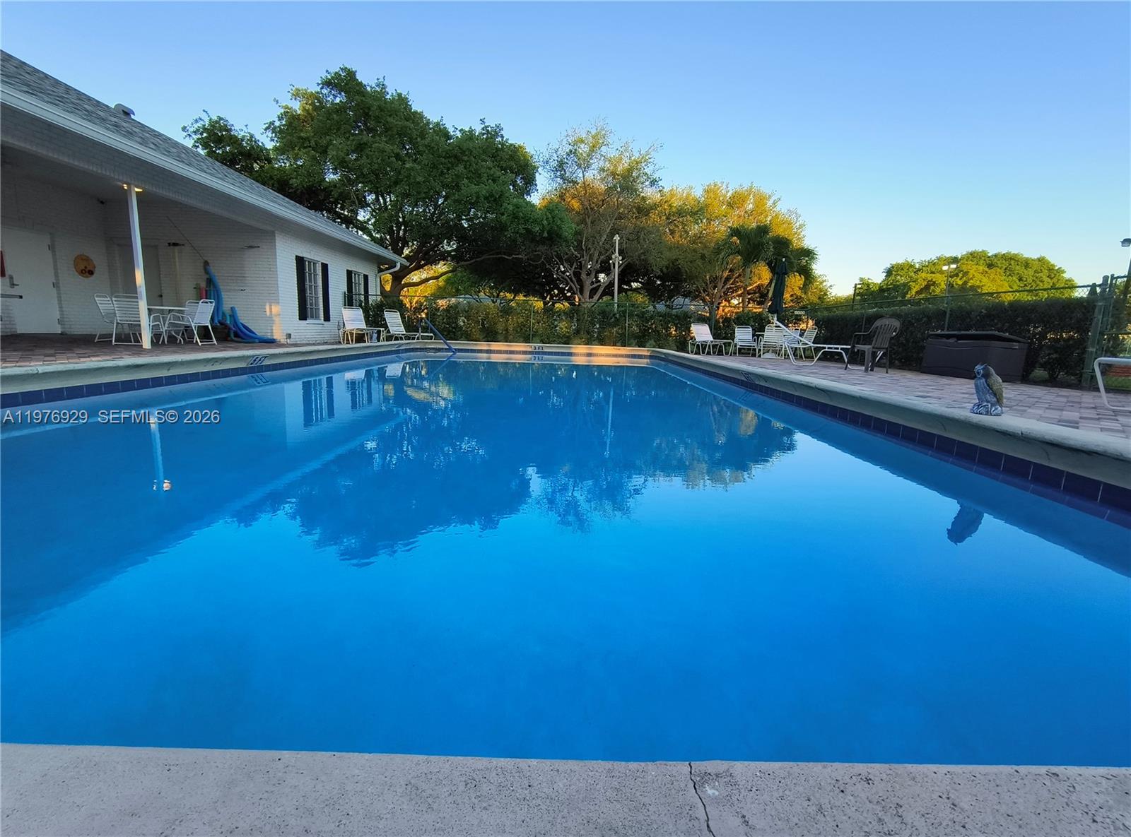 LIMETREE CONDO - Residential