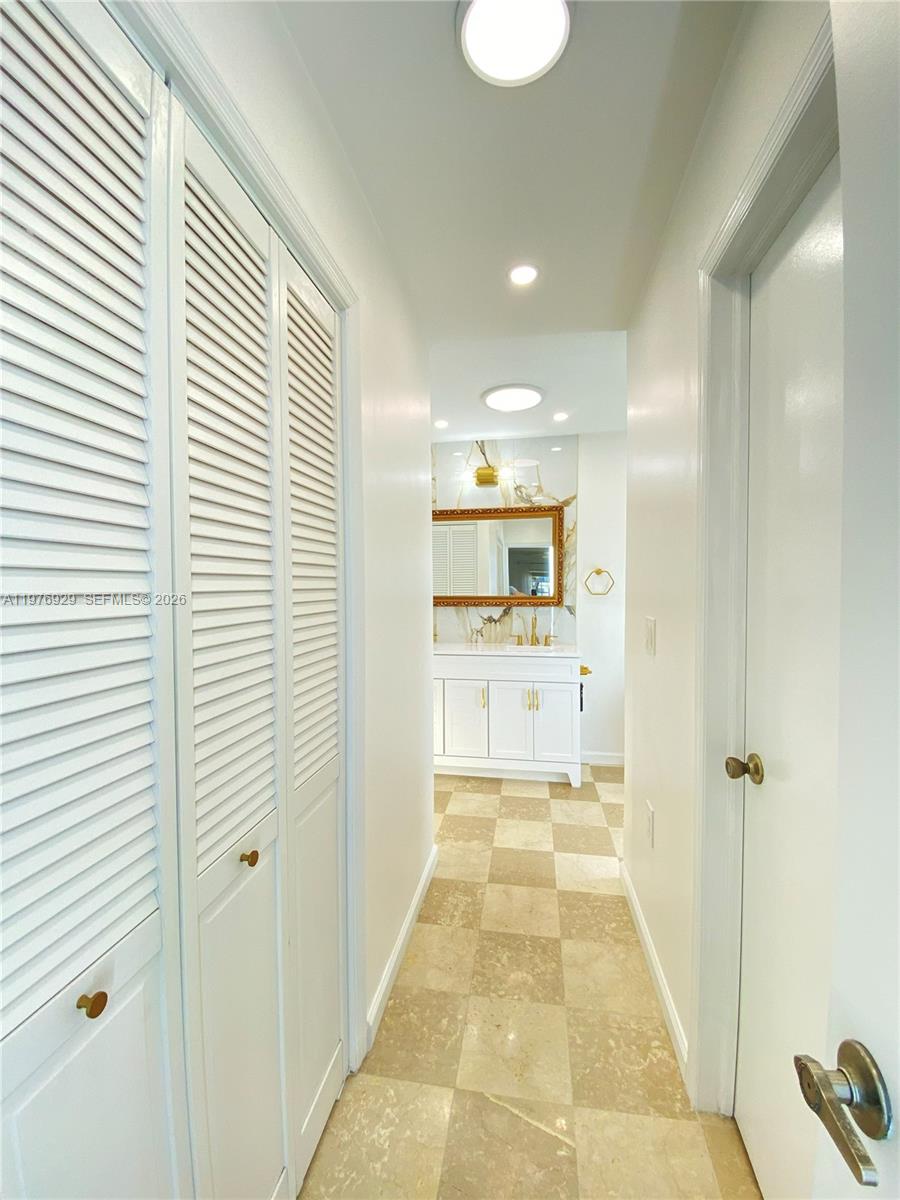 LIMETREE CONDO - Residential