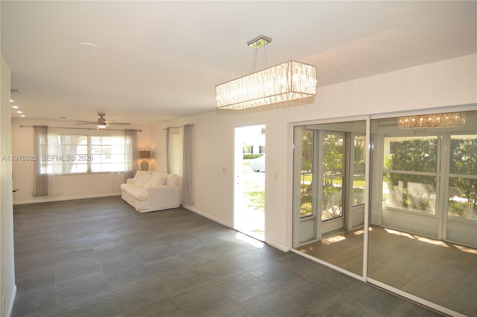 LIMETREE CONDO - Residential