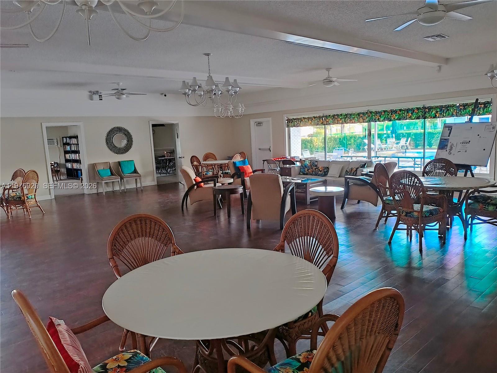 LIMETREE CONDO - Residential