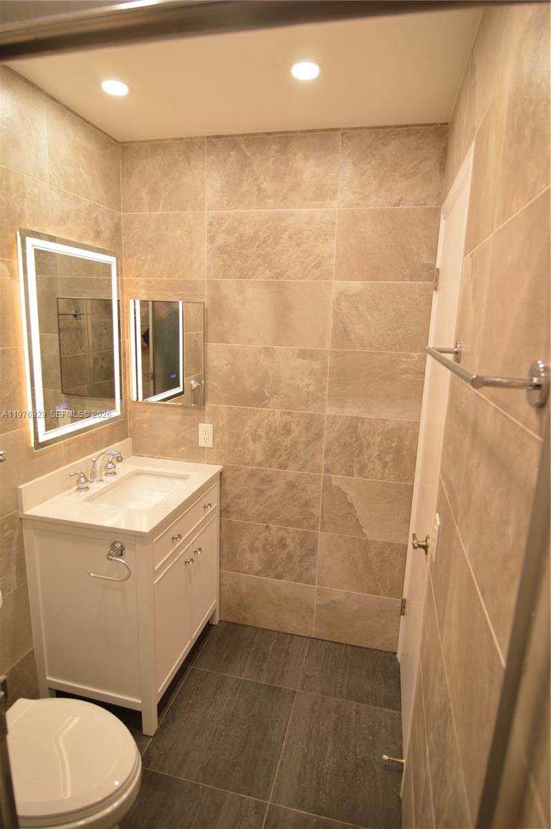 LIMETREE CONDO - Residential