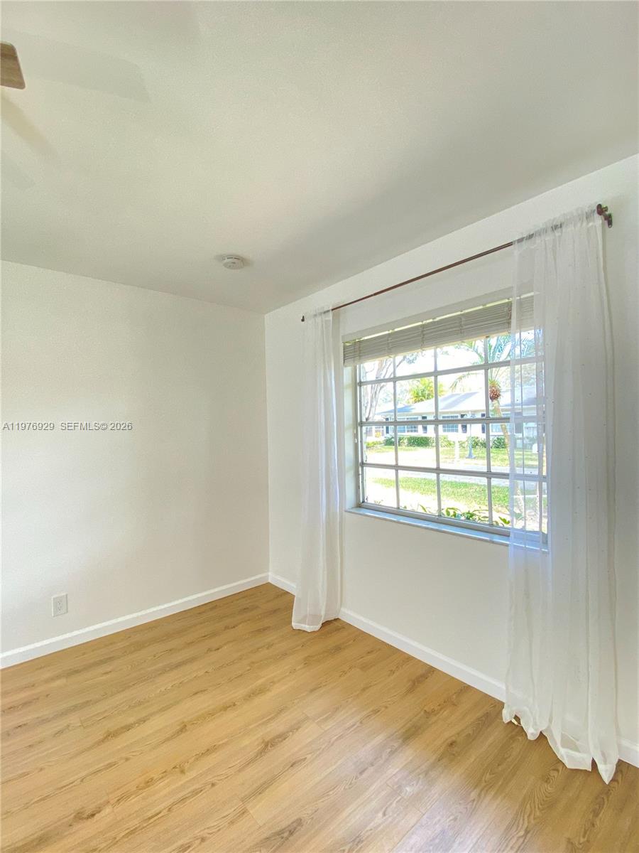 LIMETREE CONDO - Residential