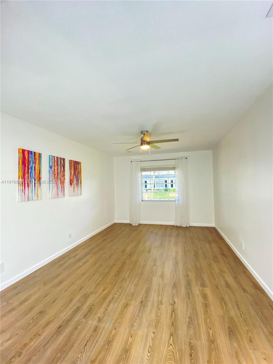 LIMETREE CONDO - Residential