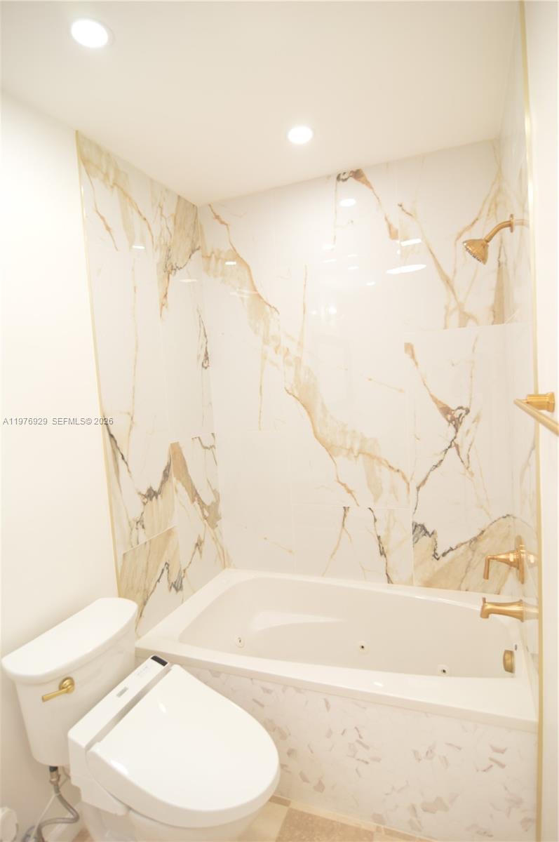 LIMETREE CONDO - Residential