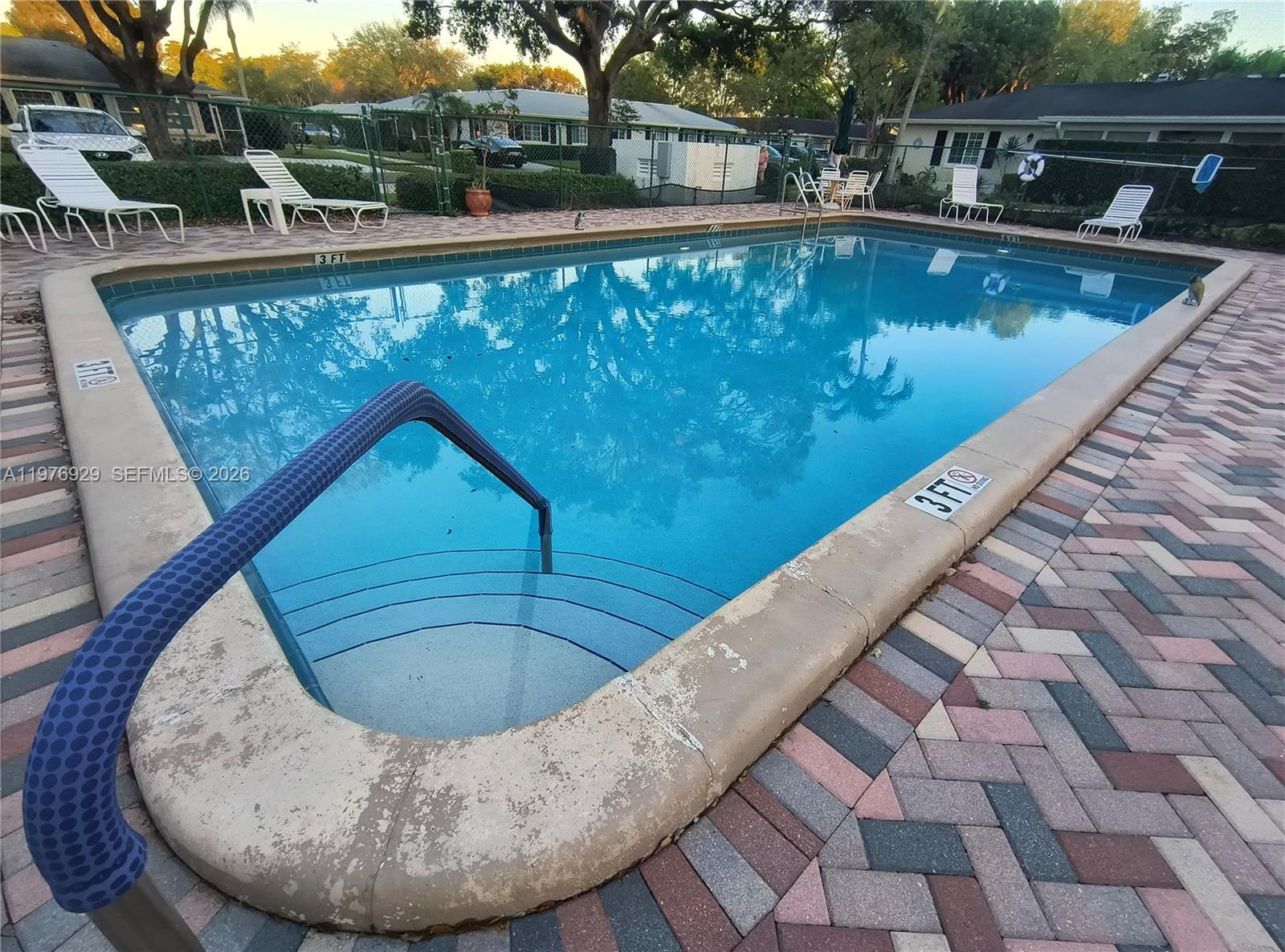 LIMETREE CONDO - Residential