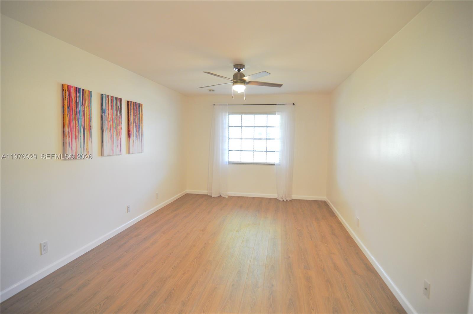 LIMETREE CONDO - Residential