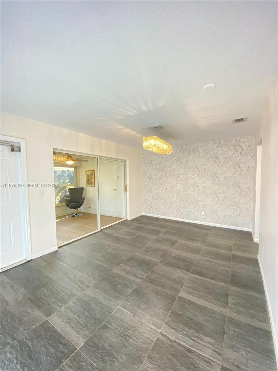 LIMETREE CONDO - Residential