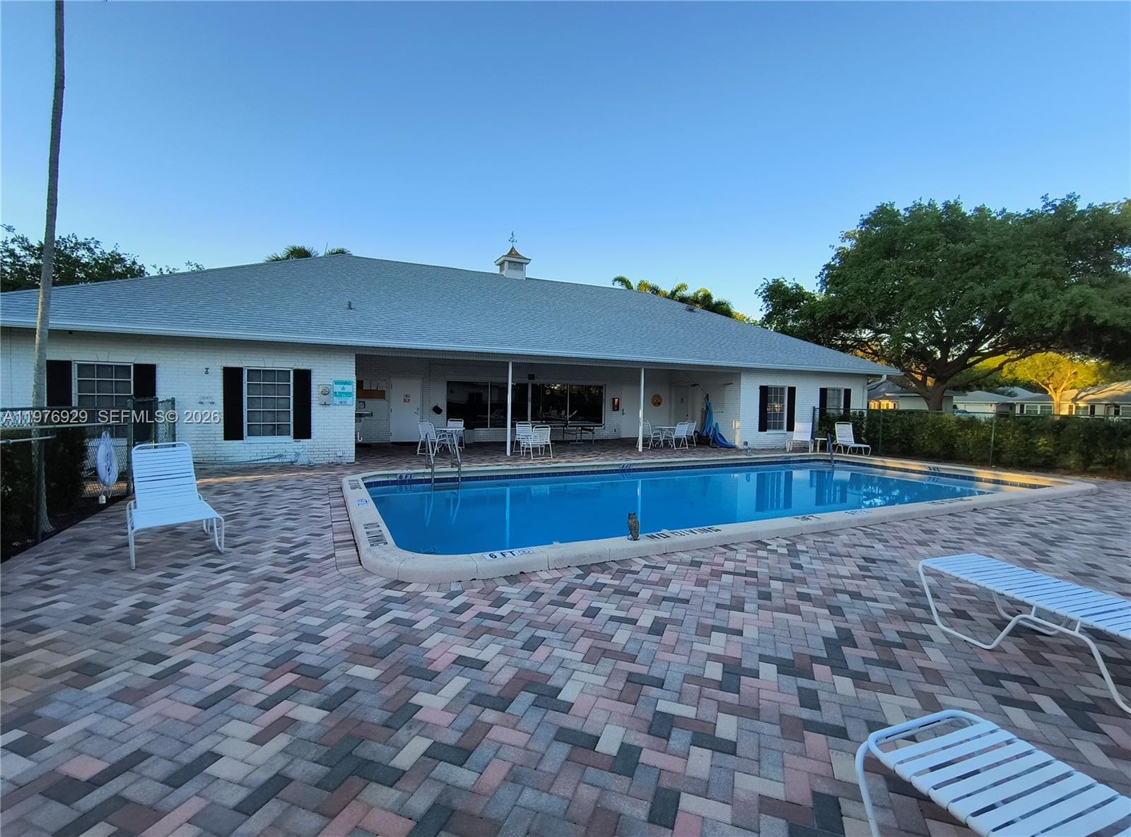 LIMETREE CONDO - Residential