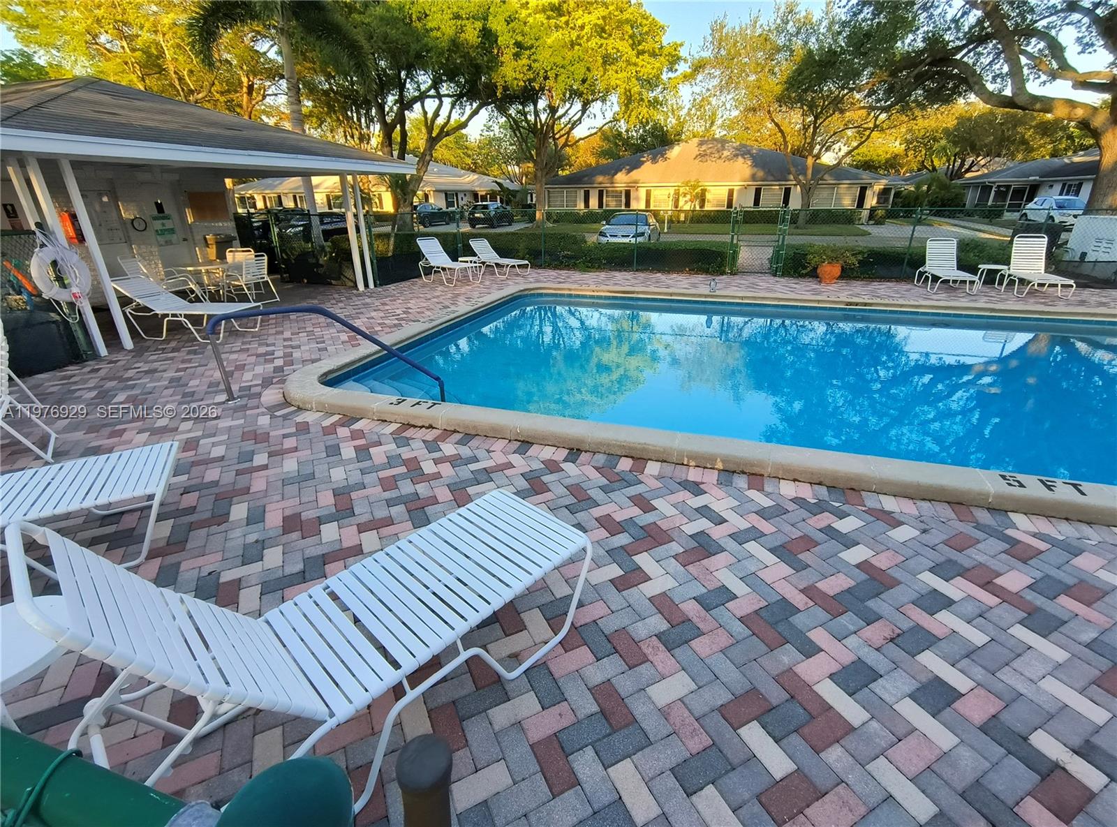 LIMETREE CONDO - Residential