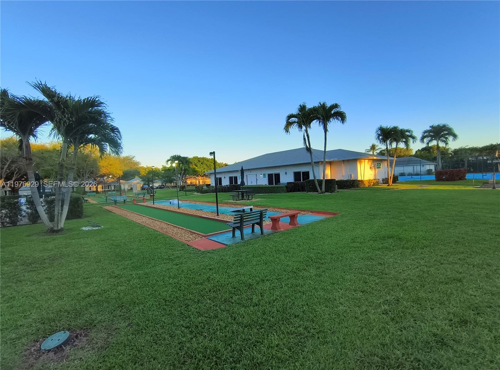 LIMETREE CONDO - Residential