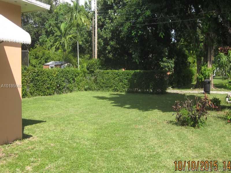 COUNTRY CLUB EST SEC 2 - Residential Lease