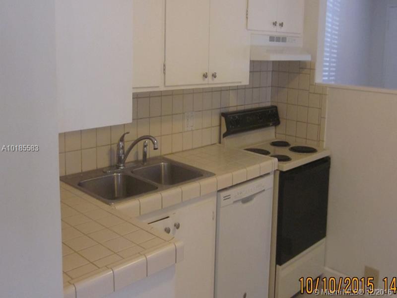 COUNTRY CLUB EST SEC 2 - Residential Lease