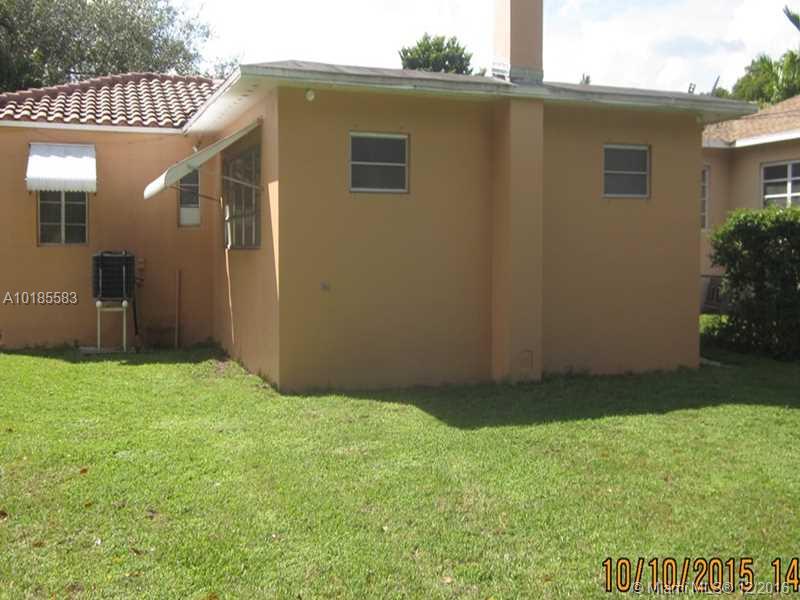 COUNTRY CLUB EST SEC 2 - Residential Lease