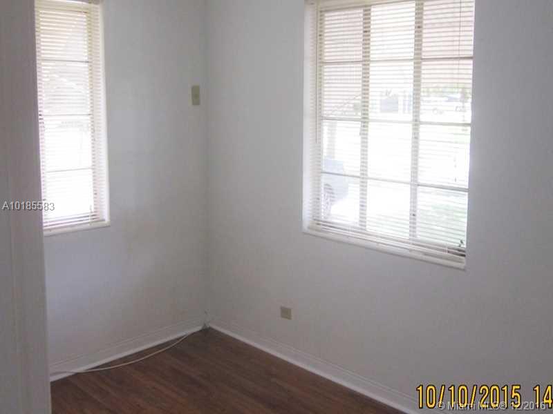 COUNTRY CLUB EST SEC 2 - Residential Lease