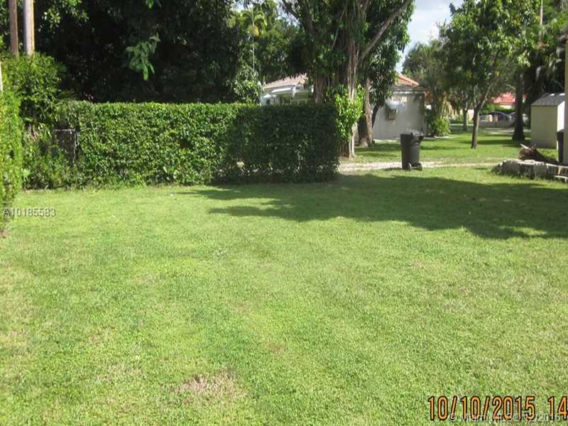 COUNTRY CLUB EST SEC 2 - Residential Lease