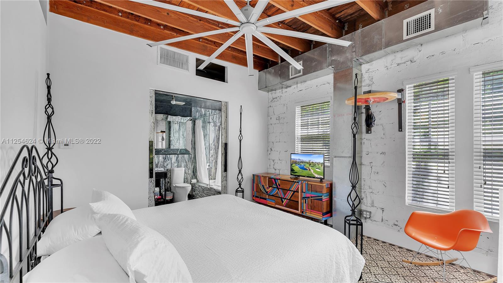 ALL CORNERS CONDO - Residential Lease