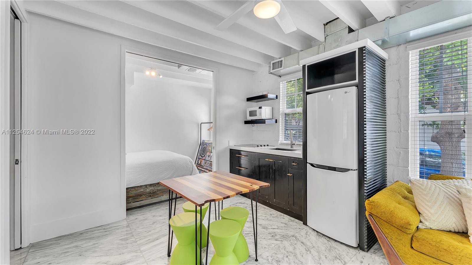 ALL CORNERS CONDO - Residential Lease