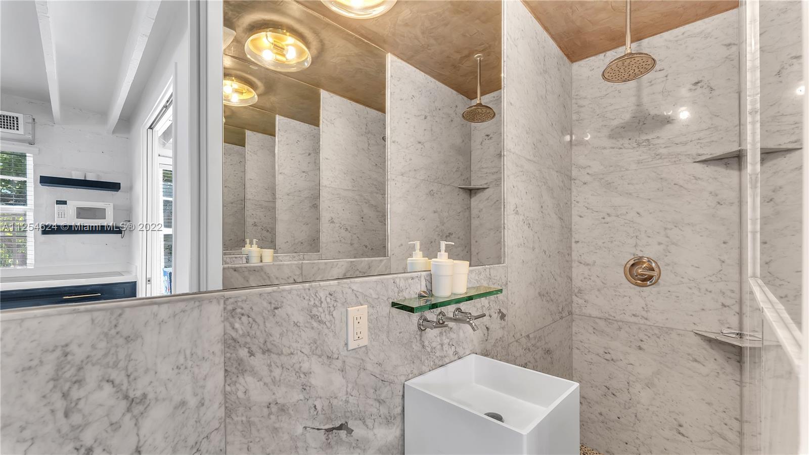 ALL CORNERS CONDO - Residential Lease