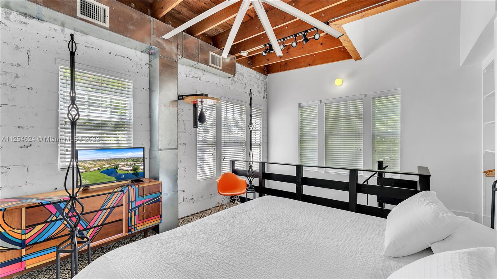 ALL CORNERS CONDO - Residential Lease