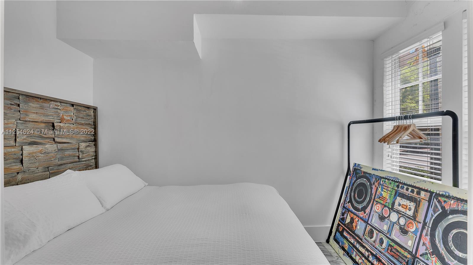 ALL CORNERS CONDO - Residential Lease