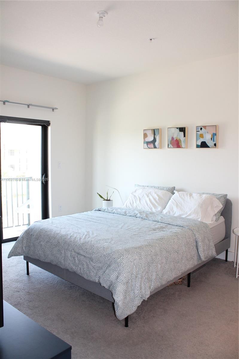 URBANA AT RESIDENCES - Residential