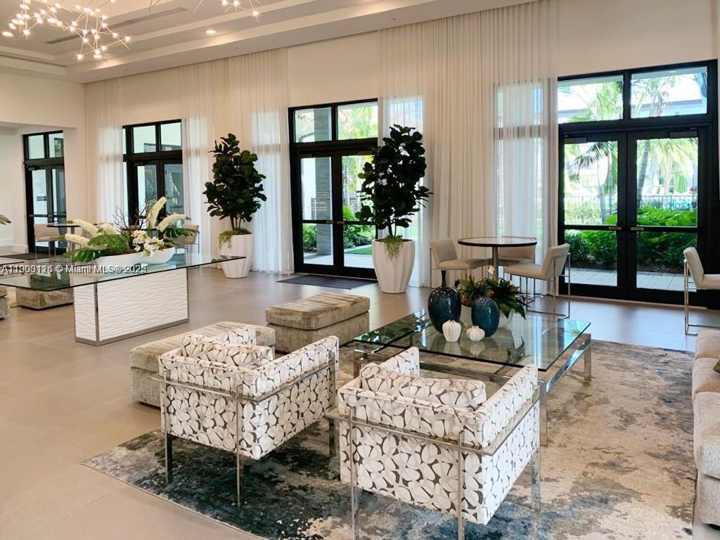 URBANA AT RESIDENCES - Residential