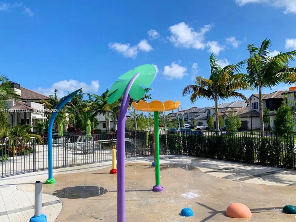 URBANA AT RESIDENCES - Residential