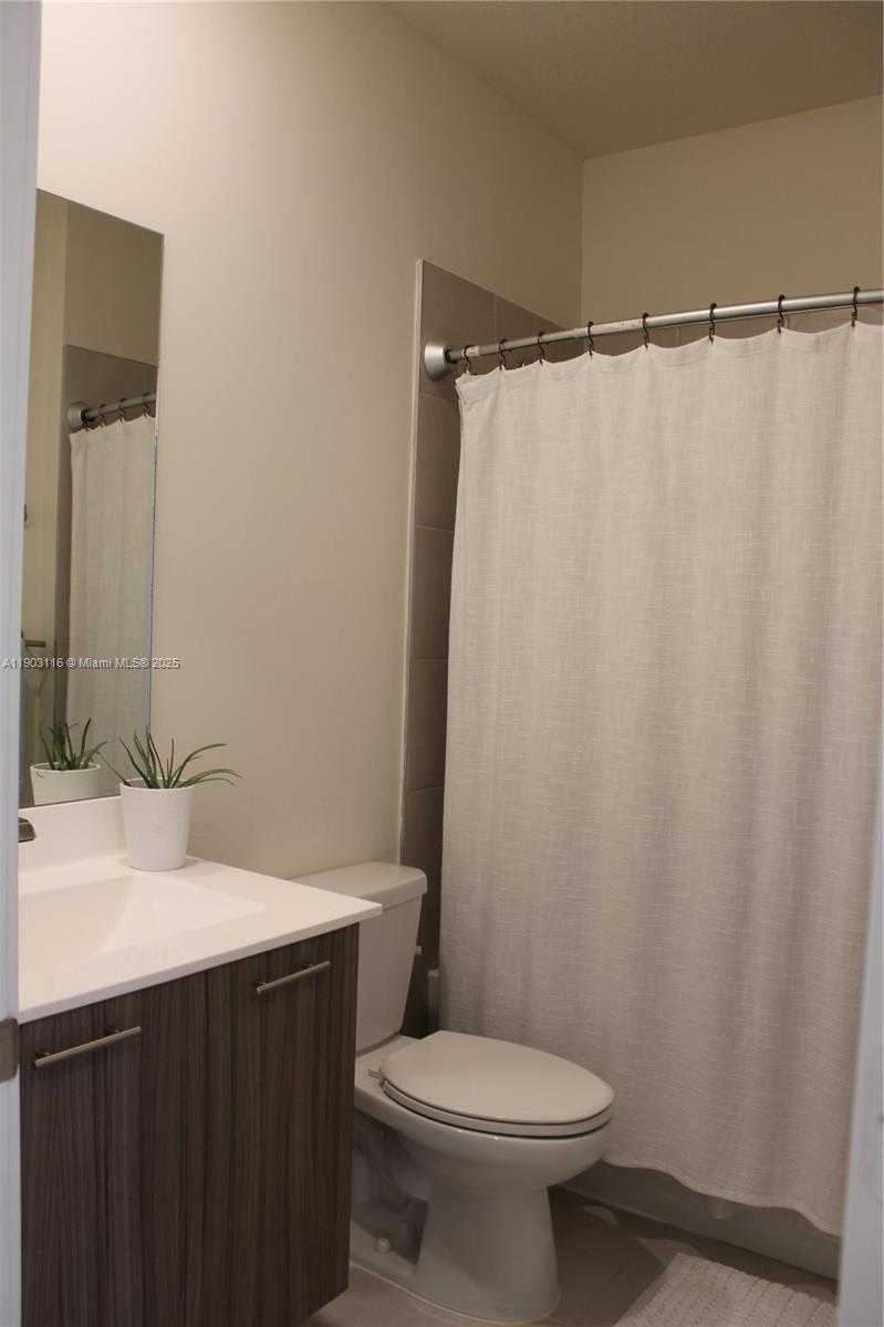 URBANA AT RESIDENCES - Residential