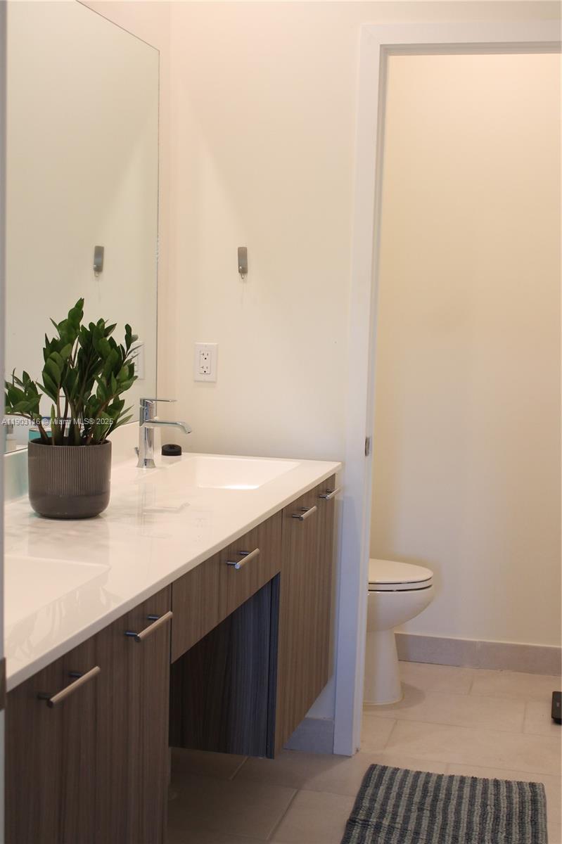 URBANA AT RESIDENCES - Residential