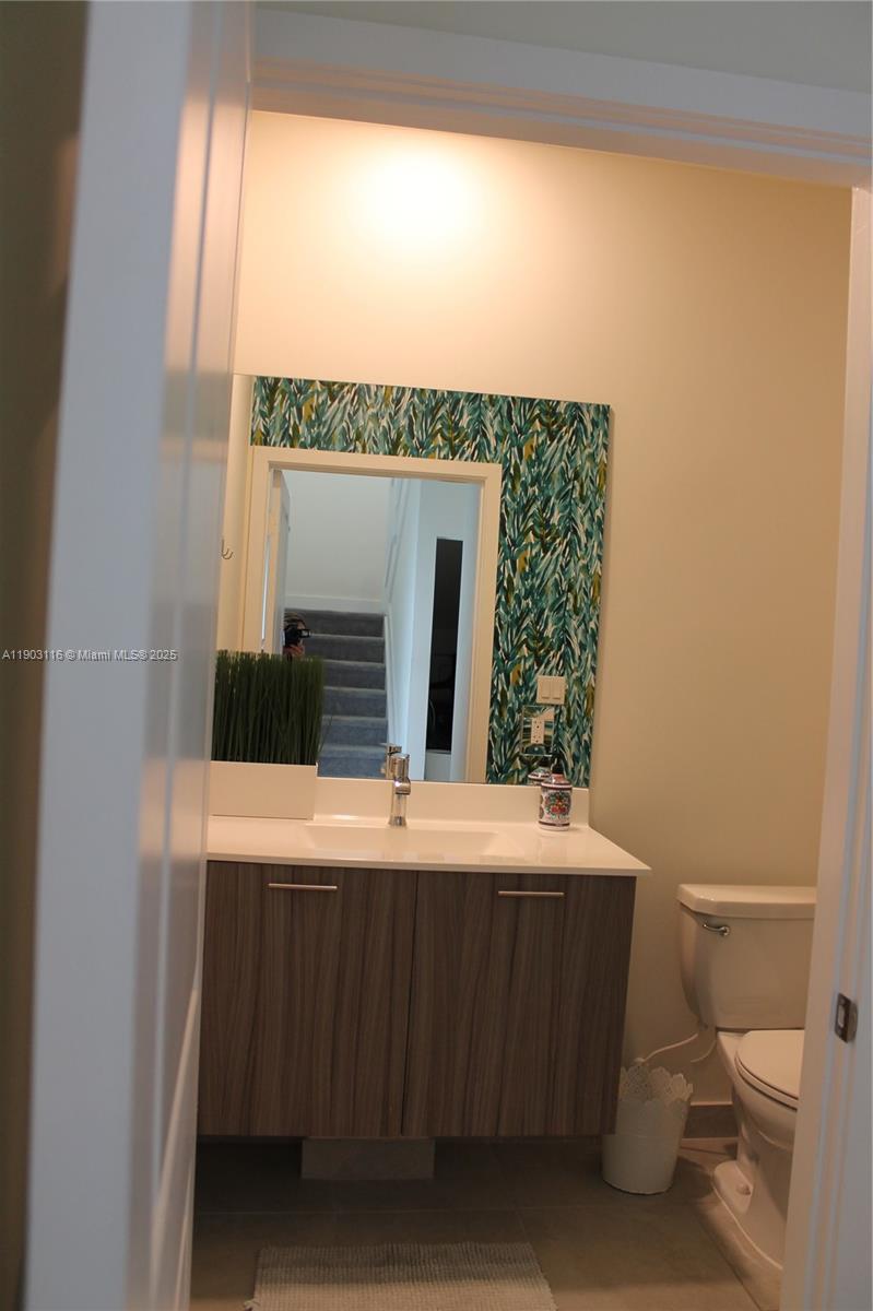 URBANA AT RESIDENCES - Residential