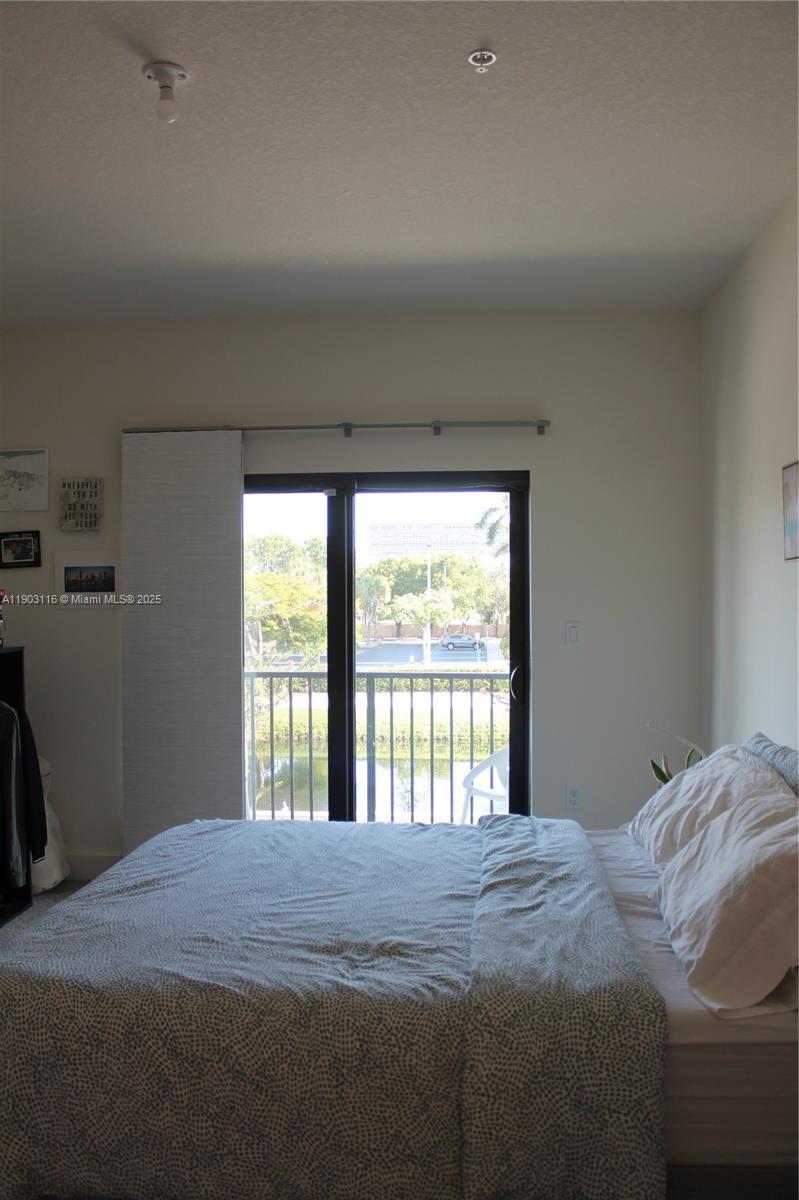 URBANA AT RESIDENCES - Residential