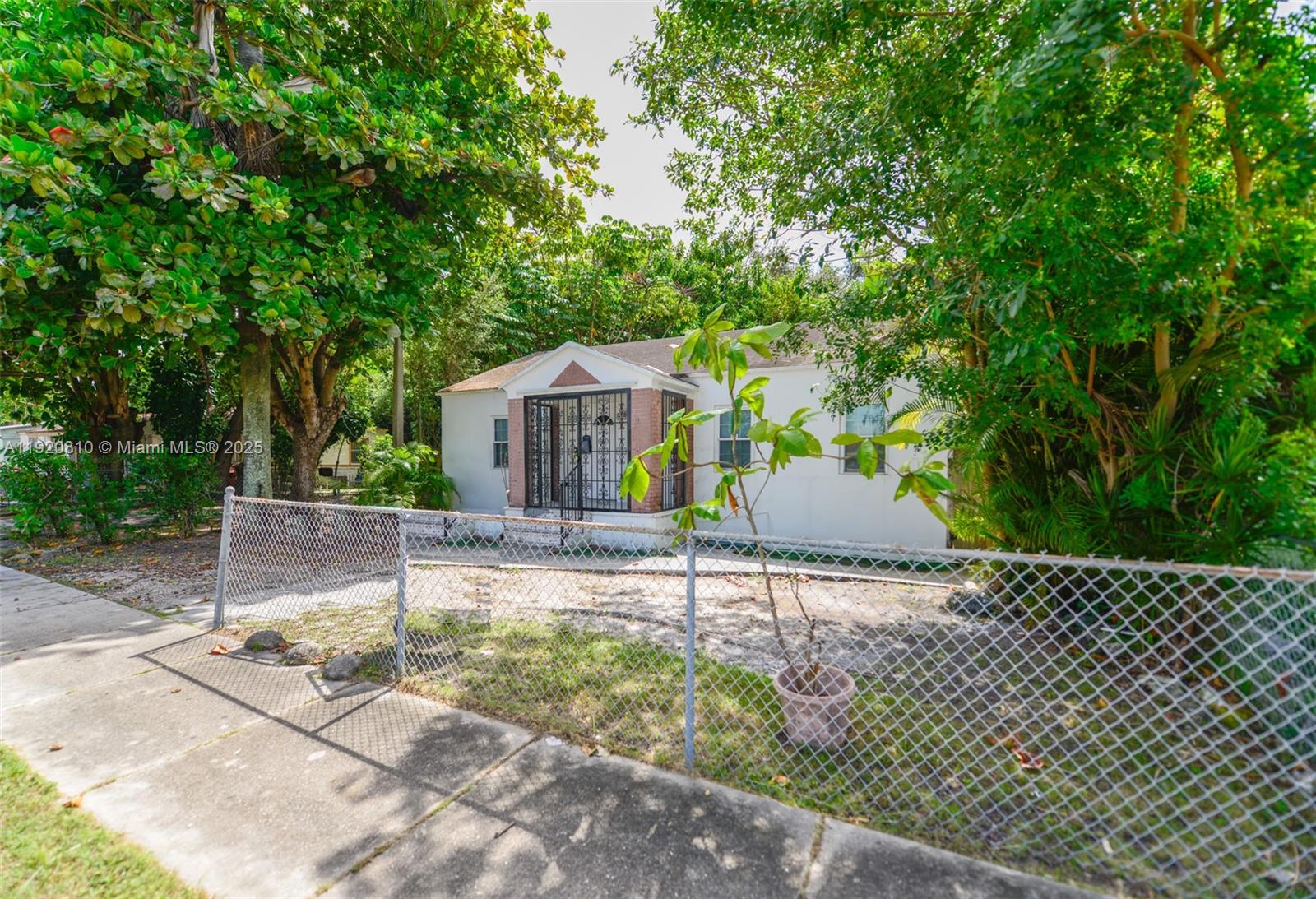 N MIAMI ESTATES - Residential Lease